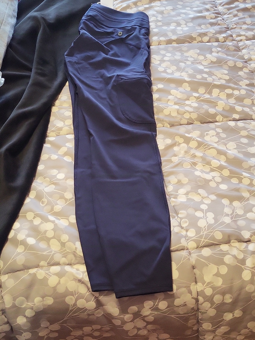 FIGS Navy Blue Scrub Pants with Logo Tag - Picture 2 of 5